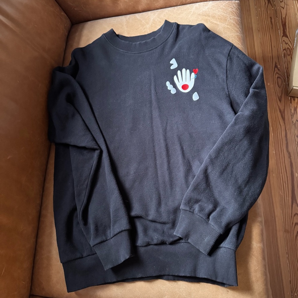 Flan Labs Vintage Black Crewneck Sweatshirt w Hand Heart Motif oven mitt graphic - Picture 3 of 9
